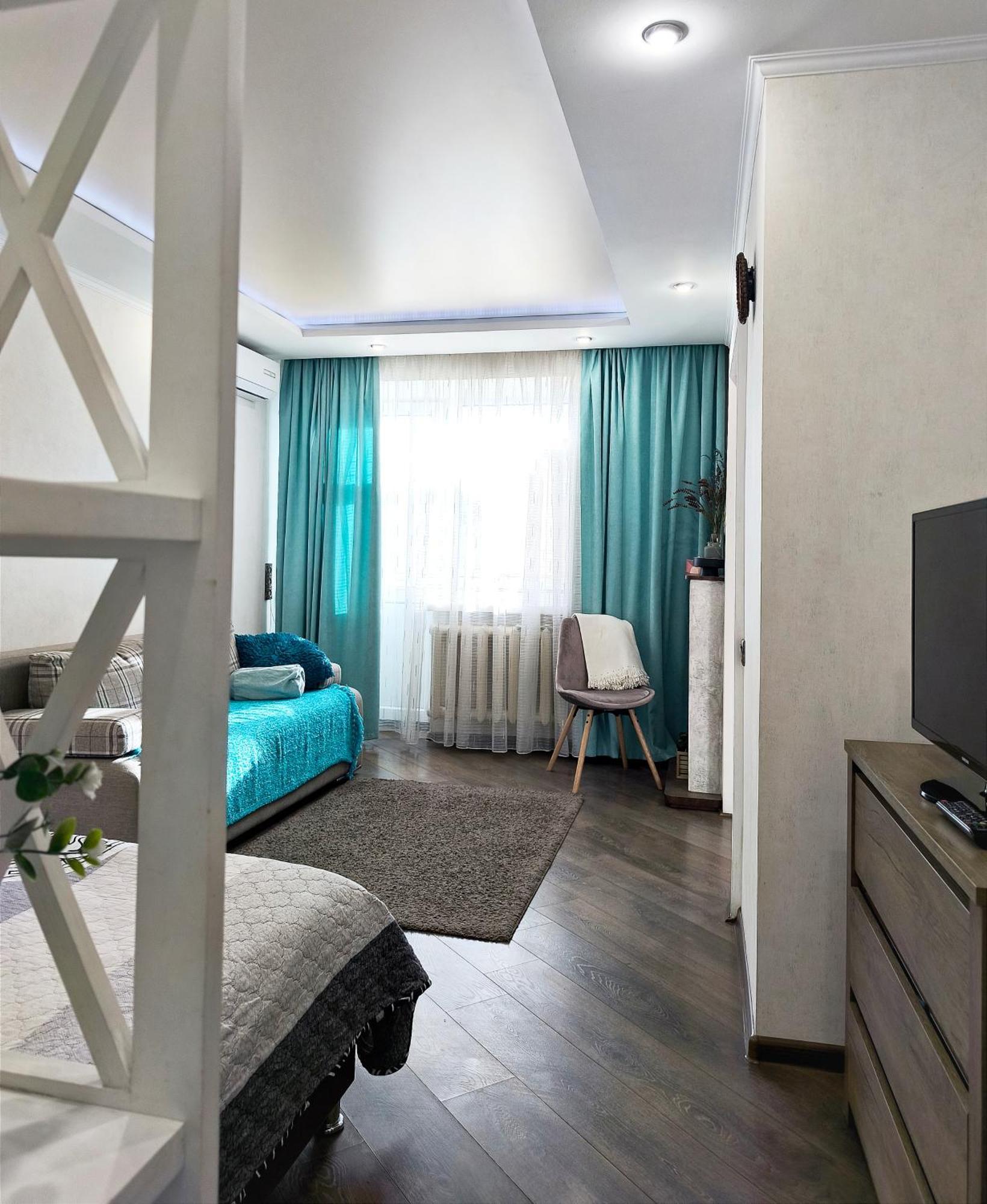Бирюзовый Стиль Chernihiv Exterior foto